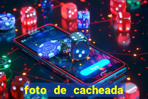 foto de cacheada no espelho